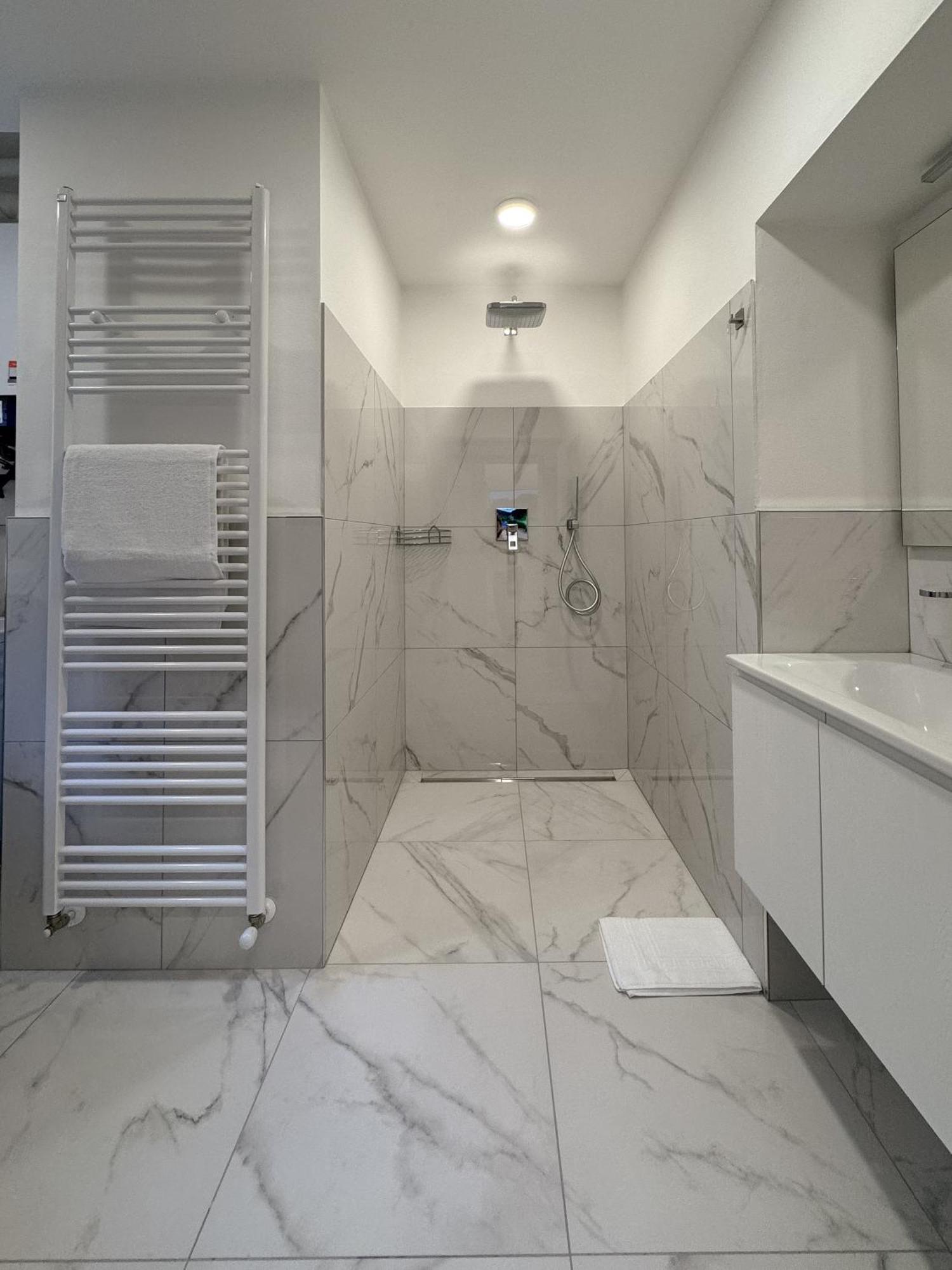 Belvedere 237B Lakeview Luxury Apartment غيفّا المظهر الخارجي الصورة